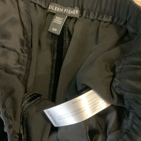 Eileen Fisher velvet elastic waist pants. Size S/P - Picture 4 of 4